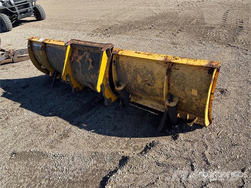 9 ft Snow Plow Снежные отвалы и плуги