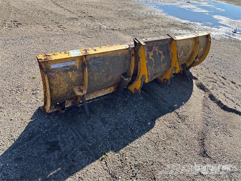 9 ft Snow Plow Снежные отвалы и плуги