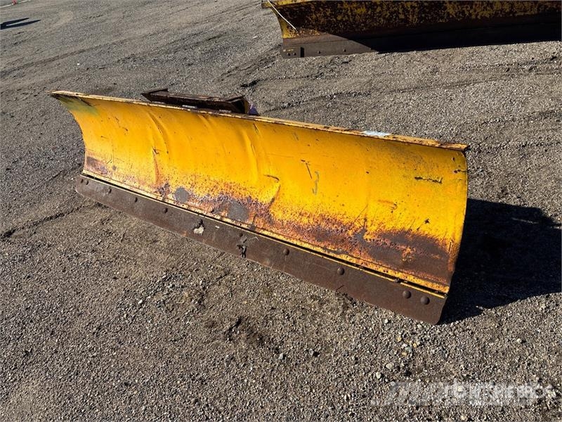 9 ft Snow Plow Снежные отвалы и плуги