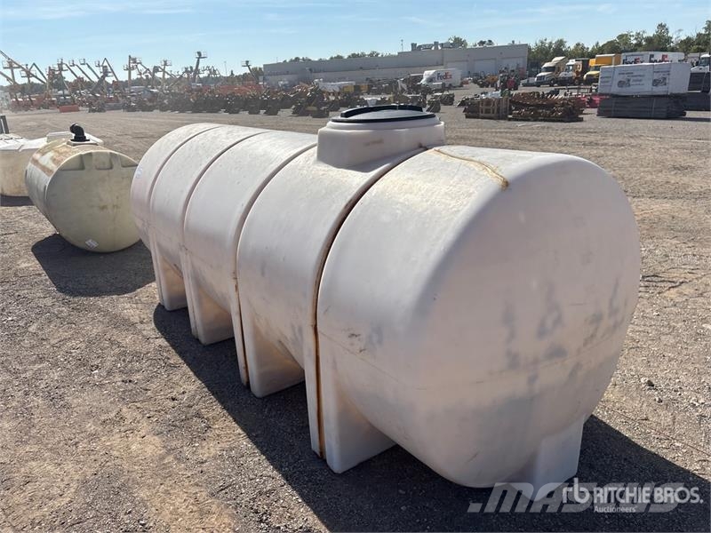 900 gal Water Tank Fuel and additive tanks