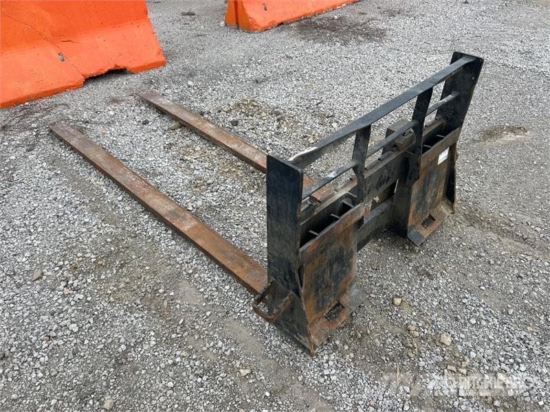 96 in Skid Steer Forks Garfos