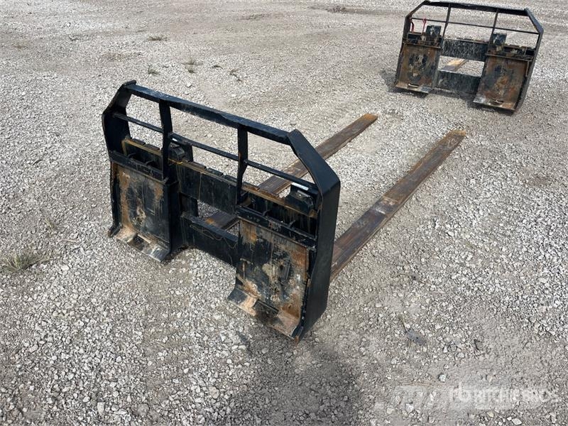 96 in Skid Steer Forks Fourche
