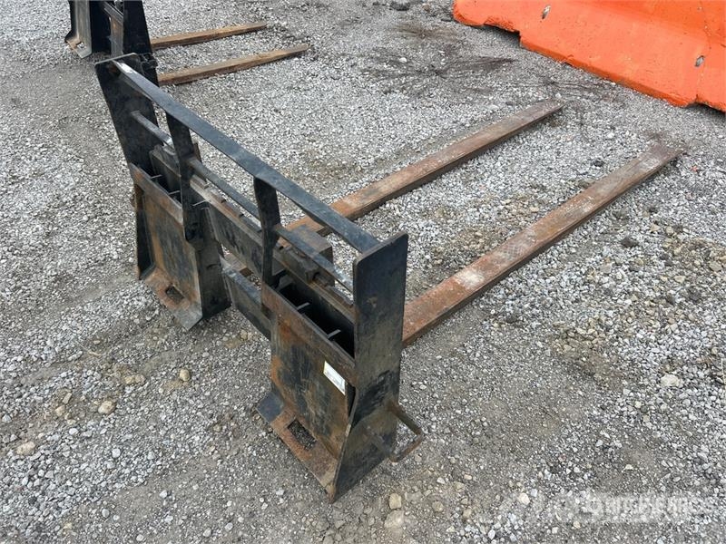 96 in Skid Steer Forks Garfos