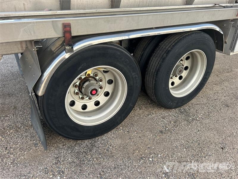 ACRO 6000 gal T/A Vacuum Tanker Trailer مقطورات ذات صهاريج