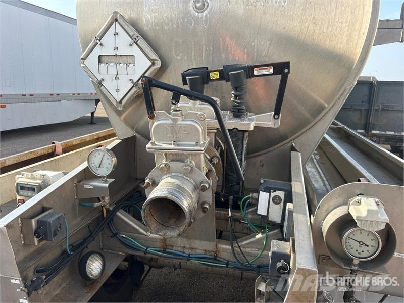 ACRO 6000 gal T/A Vacuum Tanker Trailer مقطورات ذات صهاريج