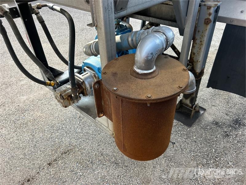 ACRO 6000 gal T/A Vacuum Tanker Trailer مقطورات ذات صهاريج