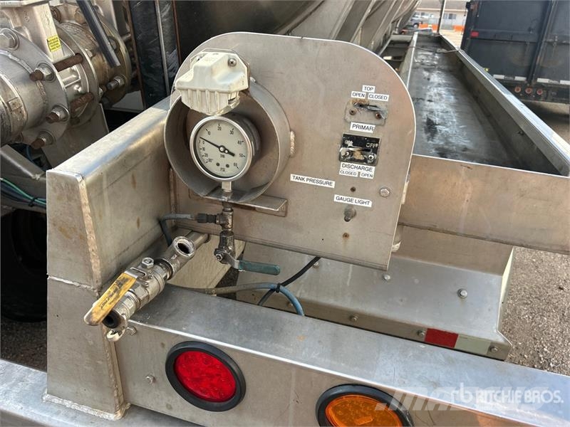 ACRO 6000 gal T/A Vacuum Tanker Trailer مقطورات ذات صهاريج
