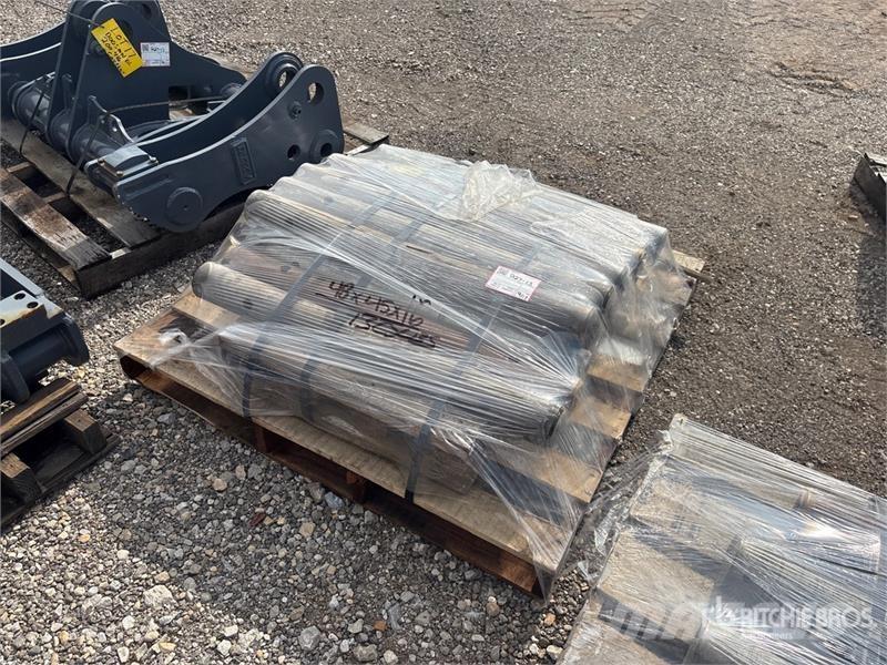 ACS of (1) Pallets of ACS Excavator Pins Muut
