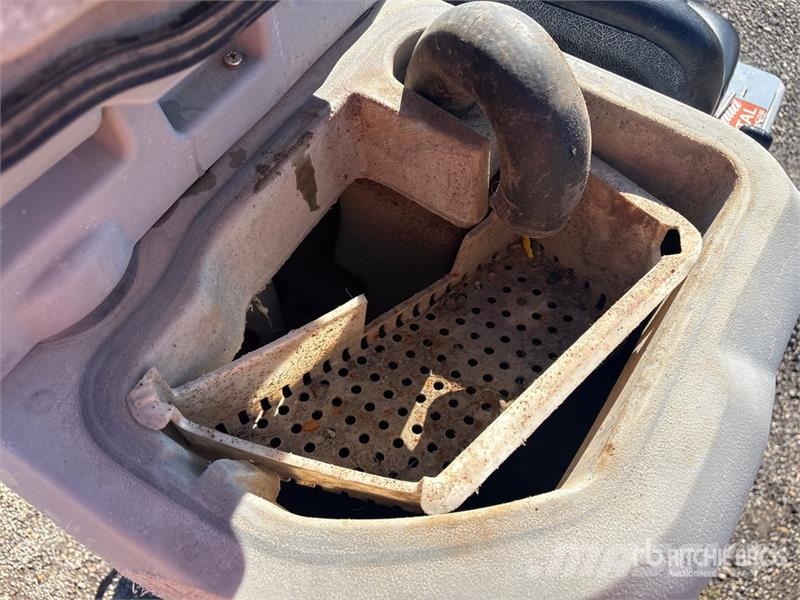 Advance 3820D Ride-On Electric Floor Scrubber Weitere Anhänger