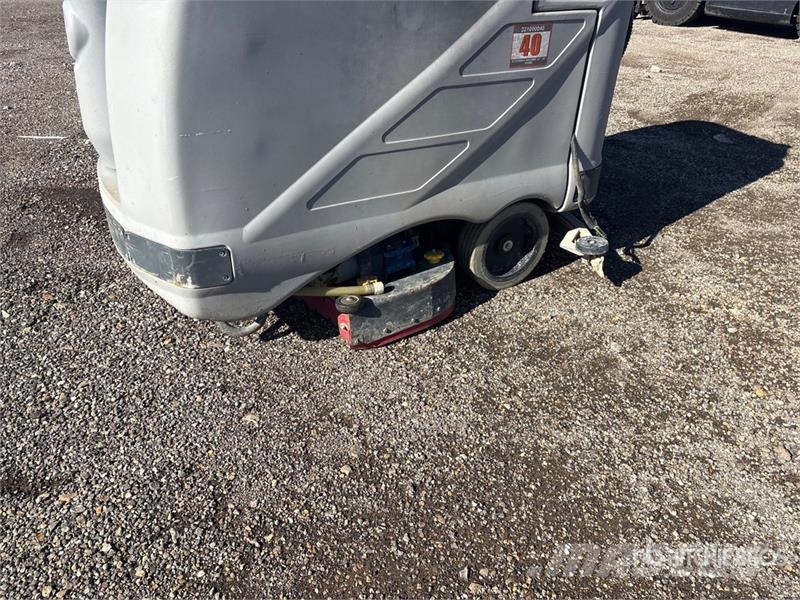 Advance 3820D Ride-On Electric Floor Scrubber Weitere Anhänger