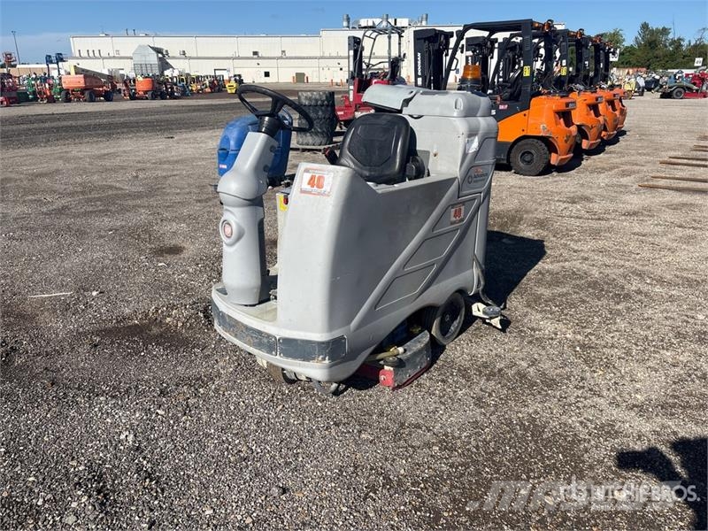Advance 3820D Ride-On Electric Floor Scrubber Weitere Anhänger