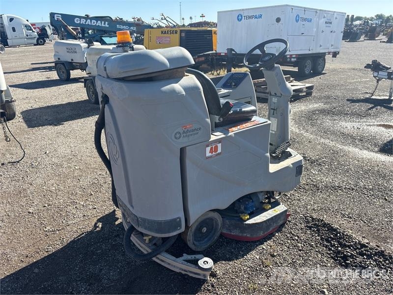 Advance 3820D Ride-On Electric Floor Scrubber Weitere Anhänger
