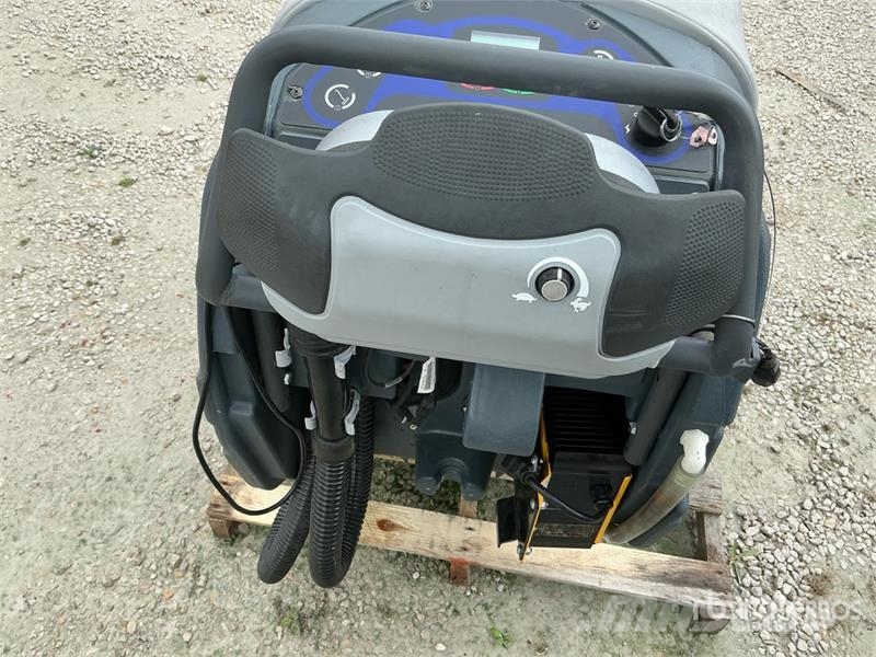 Advance Aquaplus AXP Walk-Behind Carpet Extractor Ostale komponente za građevinarstvo