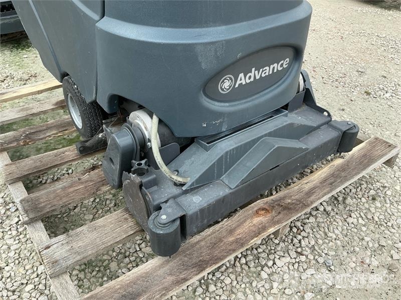 Advance Aquaplus AXP Walk-Behind Carpet Extractor Ostale komponente za građevinarstvo
