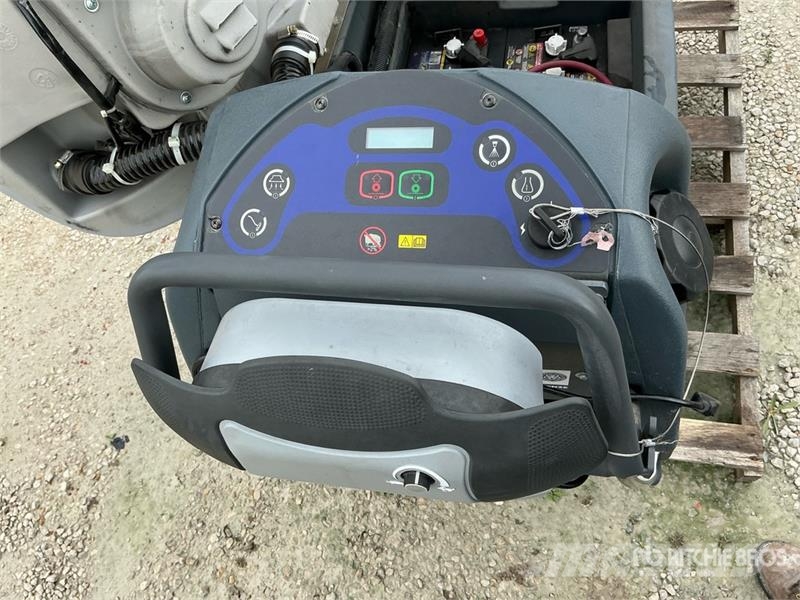 Advance Aquaplus AXP Walk-Behind Carpet Extractor Ostale komponente za građevinarstvo