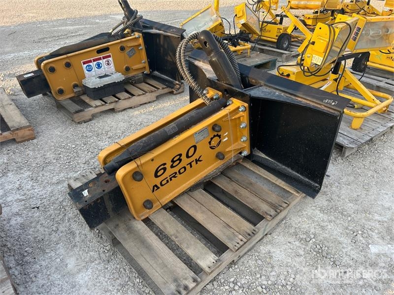 AGROTK SSHH680 Skid Steer Breaker 破碎锤