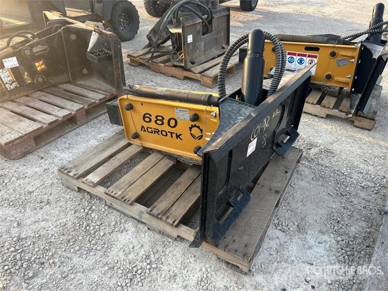 AGROTK SSHH680 Skid Steer Breaker 破碎锤