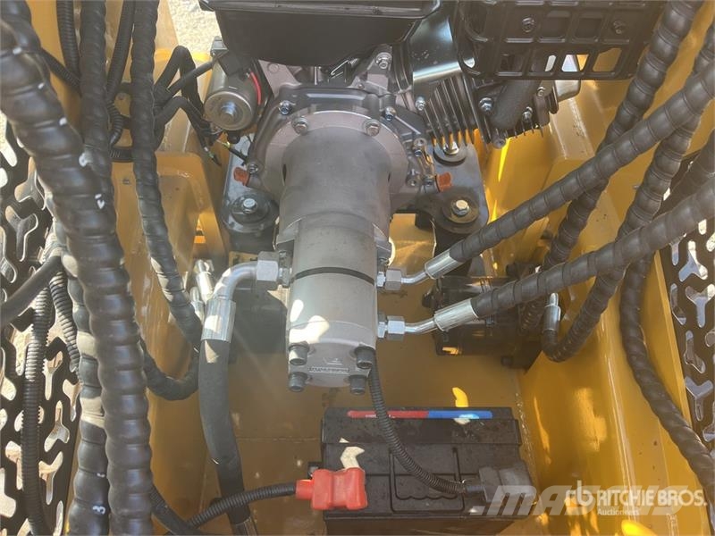 AGT MX-MRT14 Mini Compact Track Loader (Unused) لوادر انزلاقية التوجيه