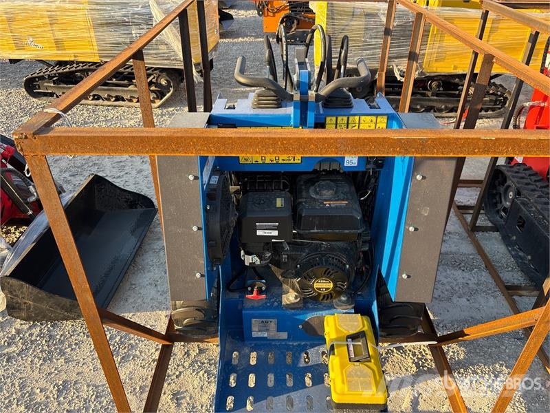 AGT MX-MRW14 Mini Skid Steer Loader (Unused) Kompaktrakodók