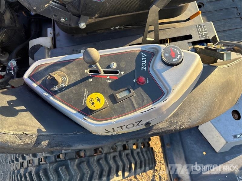 Altoz TRX766I Zero-Turn Lawn Mower Vrtni traktor kosilnice