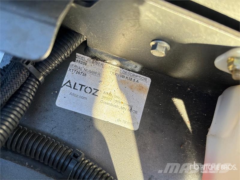Altoz TRX766I Zero-Turn Lawn Mower Vrtni traktor kosilnice