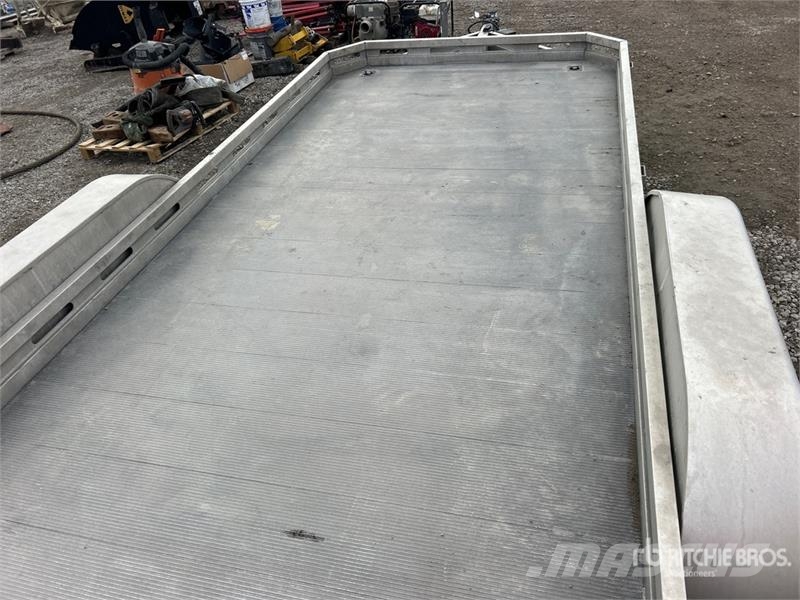 Aluma ALUL7816BY 16 ft T/A Equipment Trailer Prikolice za prevoz vozil