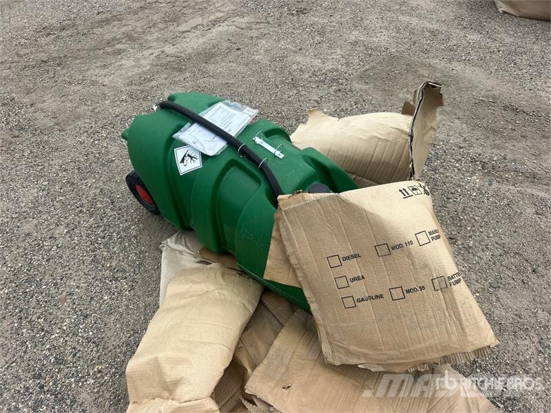 AM Tank 29 gal Portable Poly Transfer and Dispensing  Depósitos de combustible y aditivos