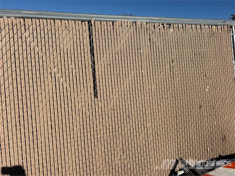 American of (2) American 30 ft x 7 ft 6 in Chain Link Drive ماكينات زراعية - غير ذلك