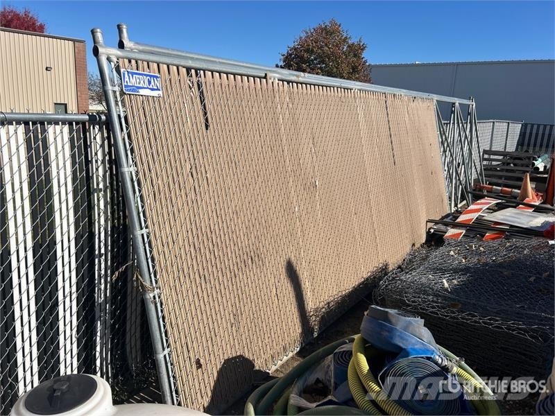 American of (2) American 30 ft x 7 ft 6 in Chain Link Drive ماكينات زراعية - غير ذلك