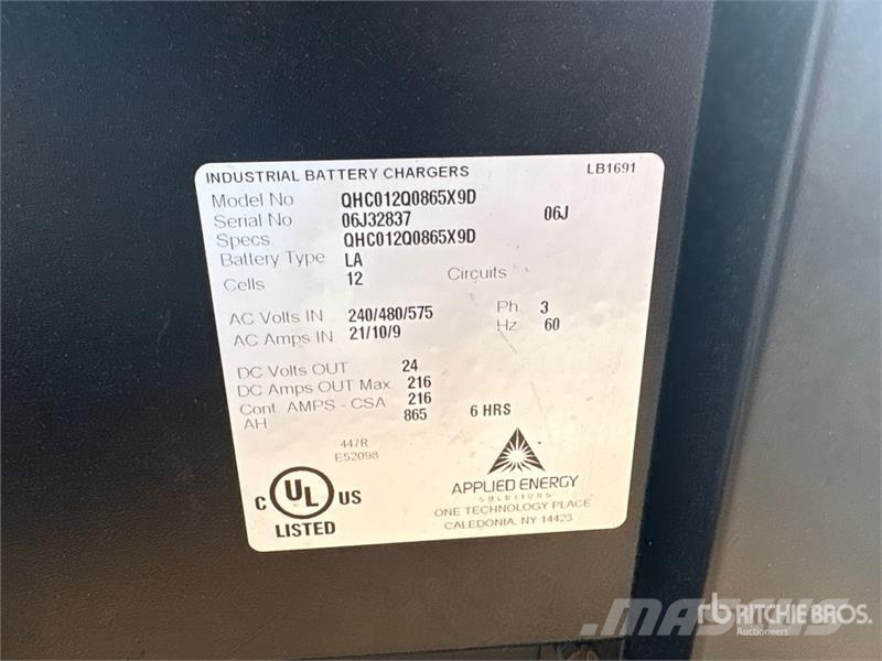 Applied E13-HL-4Y Battery Charger Laturit