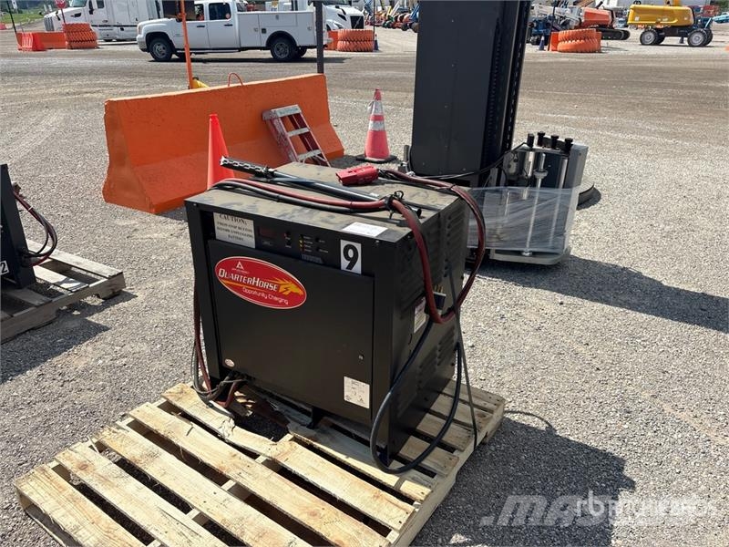 Applied FS3 Battery Charger Laturit
