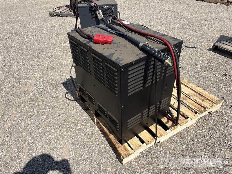 Applied FS3 Battery Charger Laturit