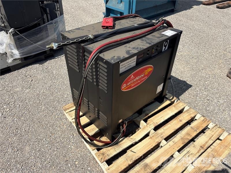 Applied FS3 Battery Charger Laturit
