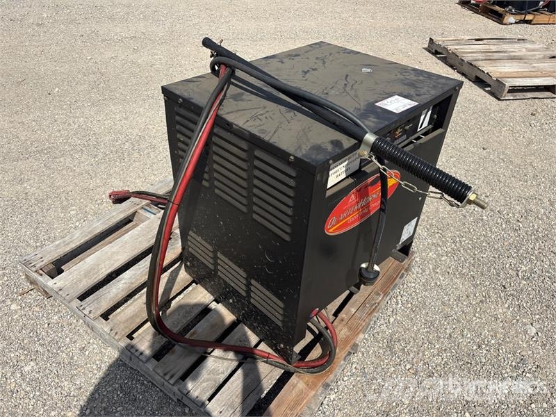Applied LT2-12-85O Battery Charger Laturit