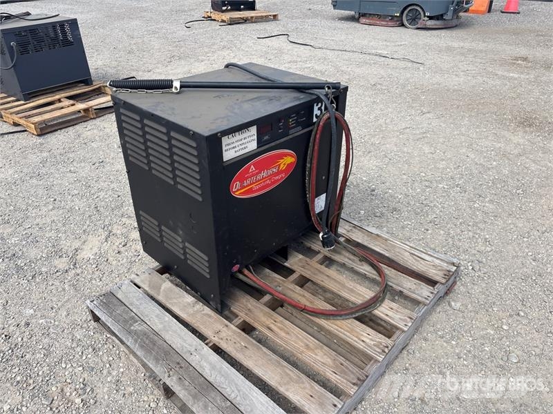 Applied QHC012Q0865X9D Battery Charger Laturit