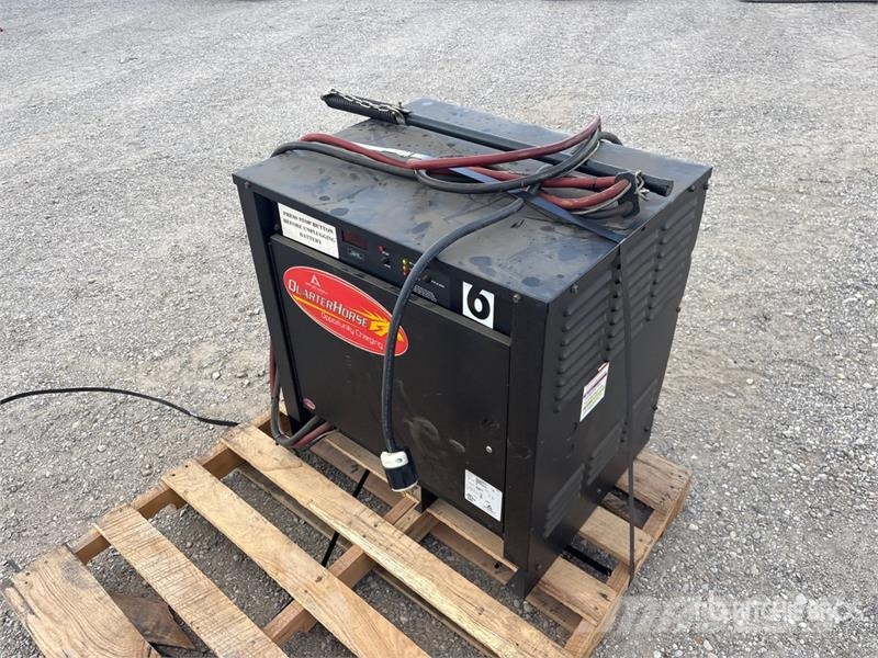 Applied QHC012Q0865X9D Battery Charger Laturit
