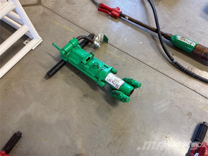 APT M155 Demolition Breaker 끌 달린 쟁기