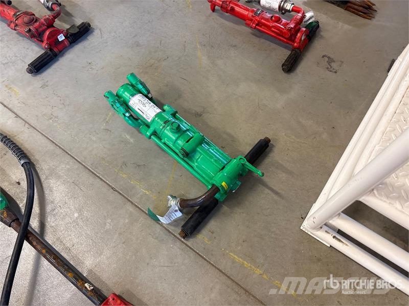 APT M155 Demolition Breaker 끌 달린 쟁기