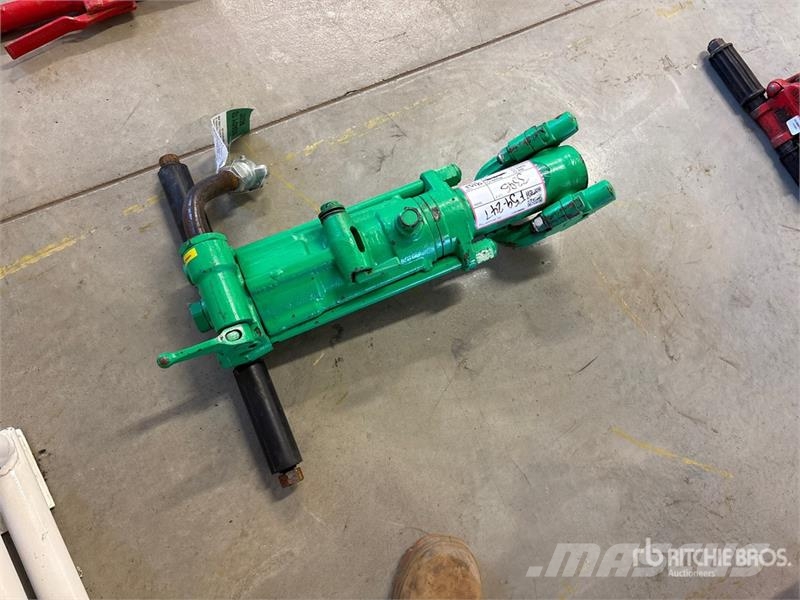 APT M155 Demolition Breaker 끌 달린 쟁기