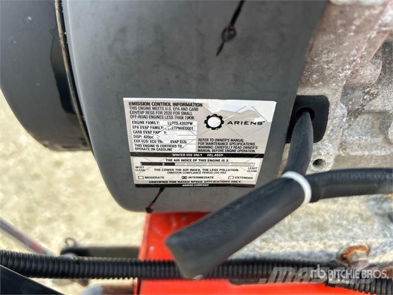 Ariens ST36DLE 36 in Walk-Behind Pneumatic Snow Blower Snežne freze