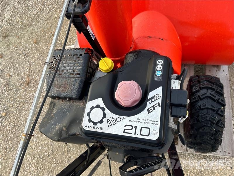 Ariens ST36DLE 36 in Walk-Behind Pneumatic Snow Blower Snežne freze