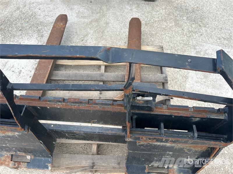 Arrow F5300 48 in Skid Steer Forks Forks