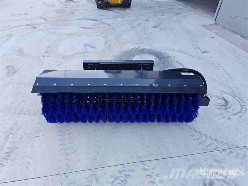 Arteer ASSB-72W 72 in Skid Steer Broom (Unused) Bürsten