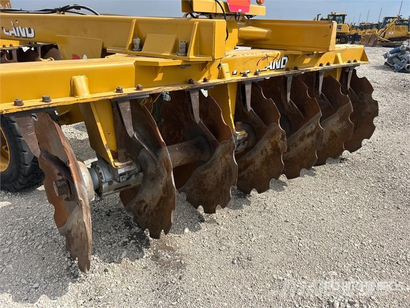 Ashland EHDW-4220-14 11 ft Offset Vertical Disc Harrow Schijveneggen