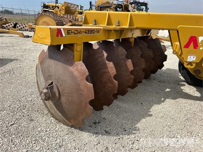 Ashland EHDW-4220-14 11 ft Offset Vertical Disc Harrow Schijveneggen