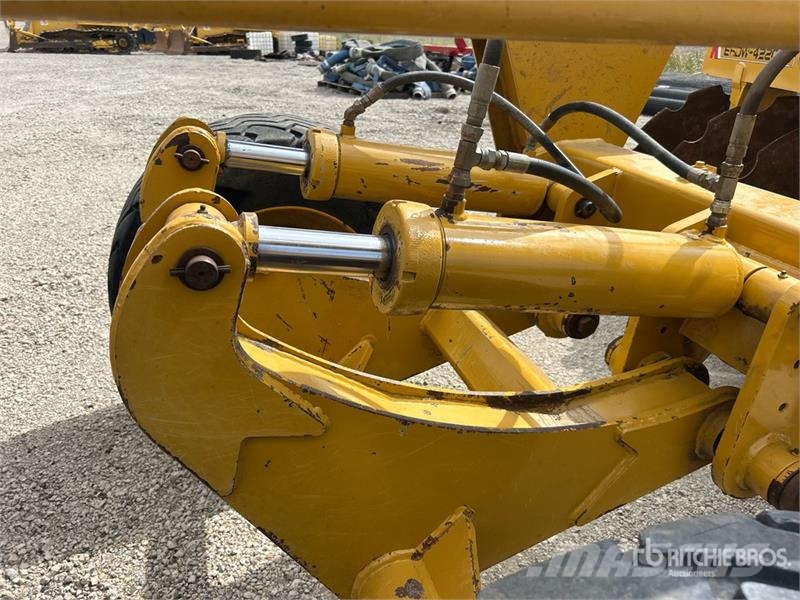 Ashland EHDW-4220-14 11 ft Offset Vertical Disc Harrow Schijveneggen