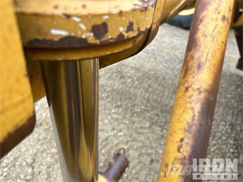 Ashland I-200TS4 4 Tire Hydraulic Pull Scraper Schaktvagnar