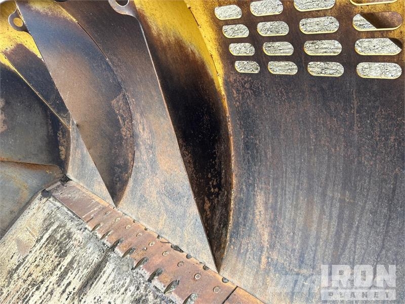 Ashland I-200TS4 4 Tire Hydraulic Pull Scraper Schaktvagnar