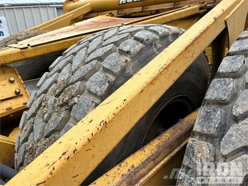 Ashland I-200TS4 4 Tire Hydraulic Pull Scraper Schaktvagnar