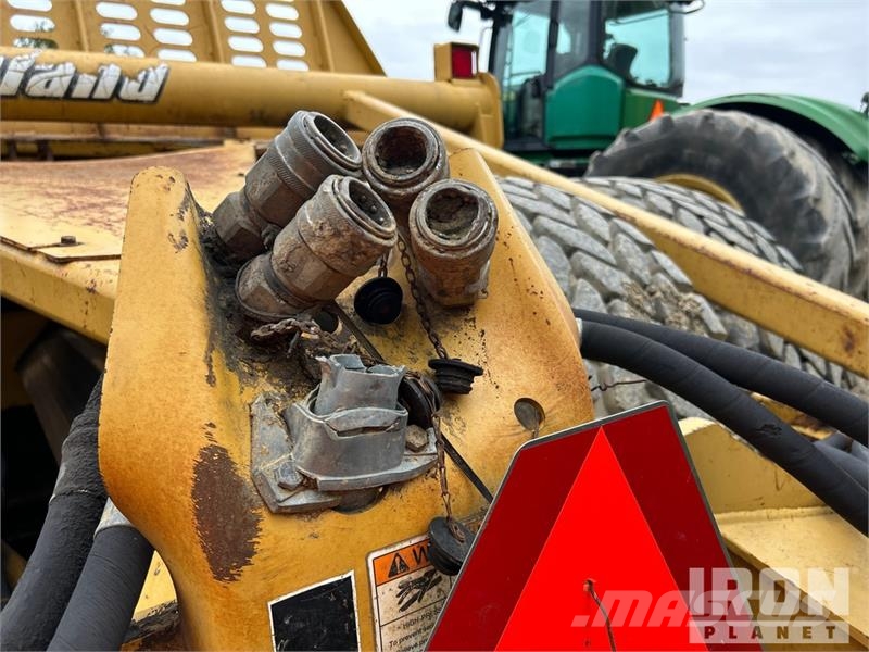 Ashland I-200TS4 4 Tire Hydraulic Pull Scraper Schaktvagnar